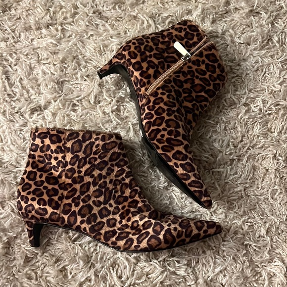 Faux fur Leopard Print Kitten Heel Ankle booties Sz. 8.5 - Picture 1 of 4